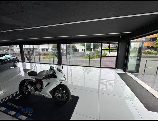 1,349M² WAREHOUSE TO LET IN WYNBERG